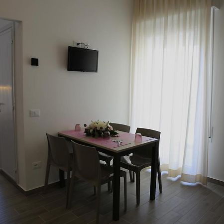 Hotel Philadelphia Cattolica Bagian luar foto