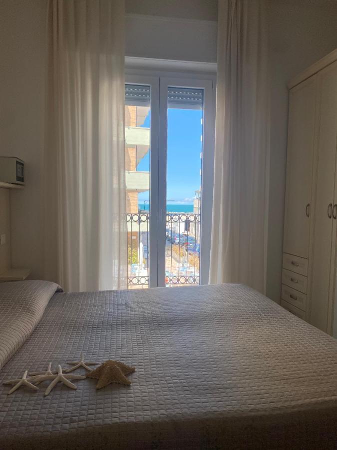 Hotel Philadelphia Cattolica Bagian luar foto