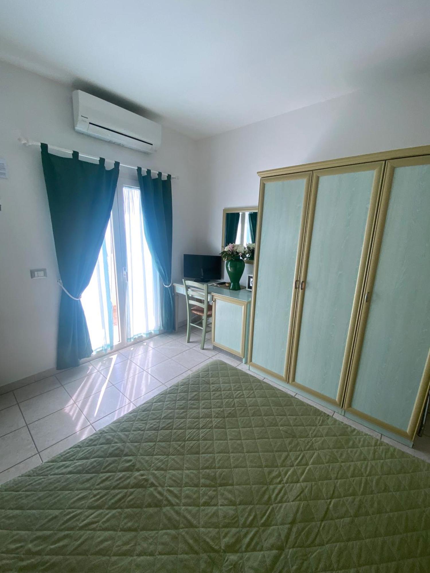 Hotel Philadelphia Cattolica Ruang foto