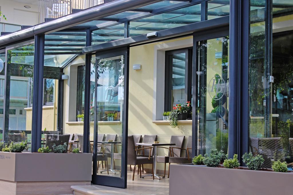 Hotel Philadelphia Cattolica Bagian luar foto