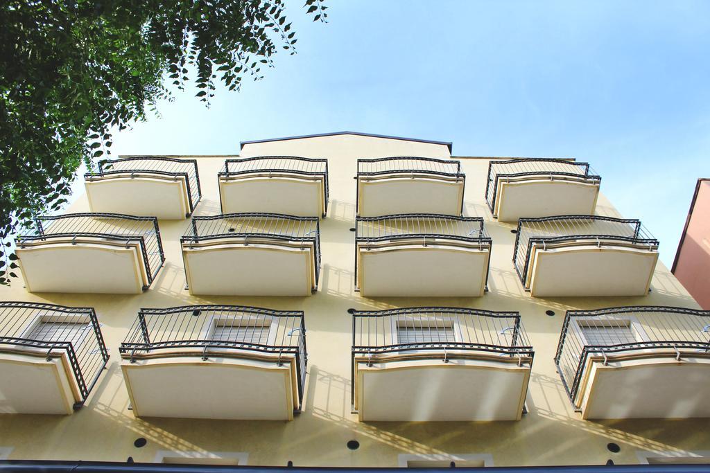 Hotel Philadelphia Cattolica Bagian luar foto
