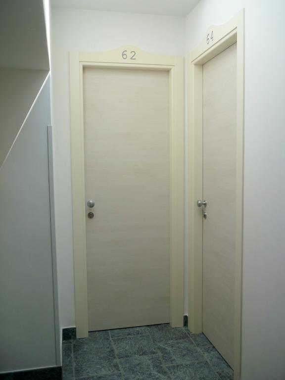 Hotel Philadelphia Cattolica Bagian luar foto